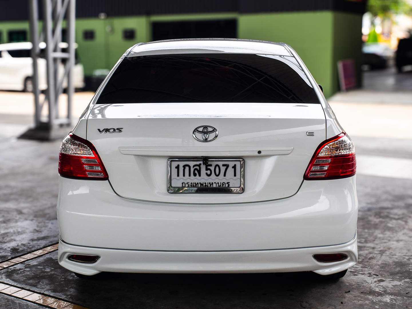 2013 Toyota Vios สีขาว (รูปที่ 6)
