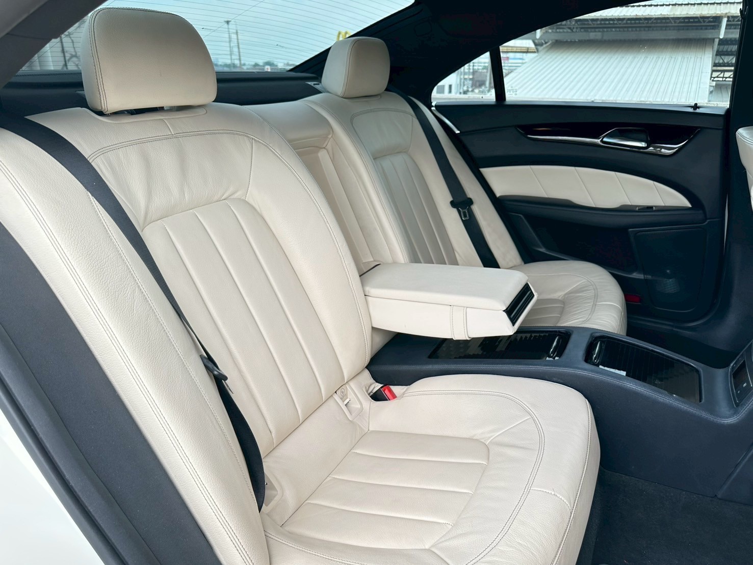 2012 Mercedes-Benz CLS-Class W218 CLS250 สีขาว (รูปที่ 15)