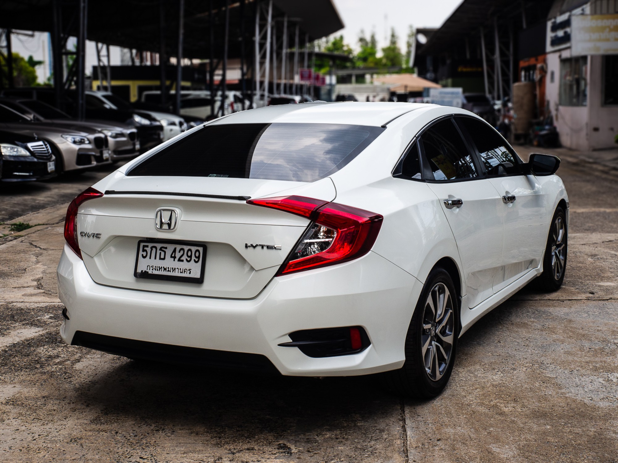 2016 Honda Civic Sedan สีขาว (รูปที่ 7)
