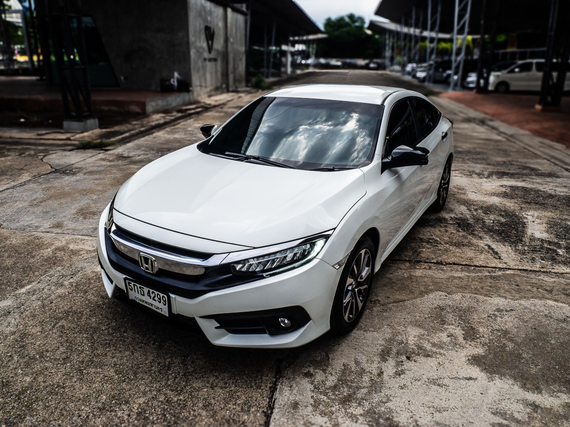 2016 Honda Civic Sedan สีขาว (รูปที่ 15)