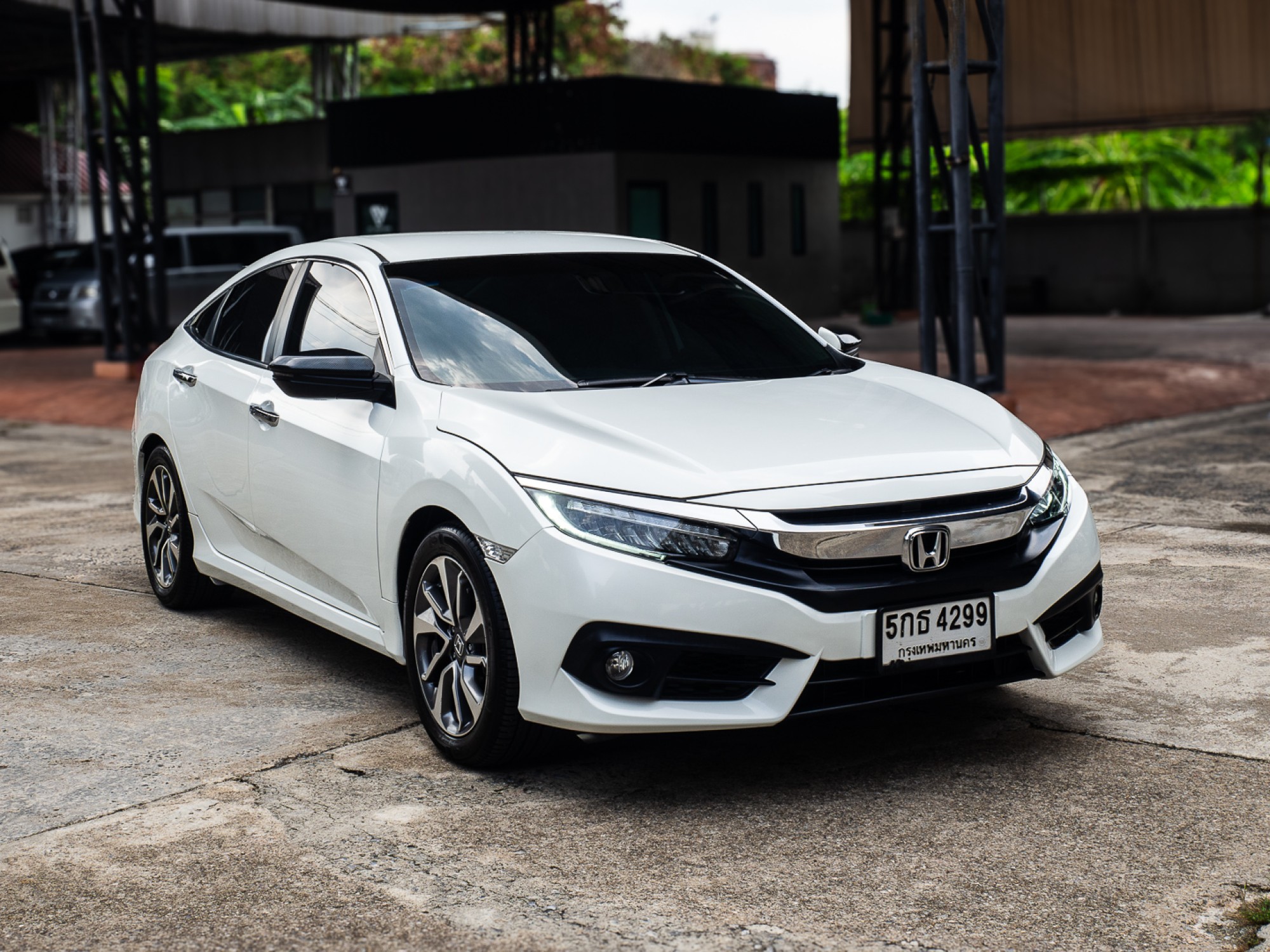 2016 Honda Civic Sedan สีขาว (รูปที่ 3)