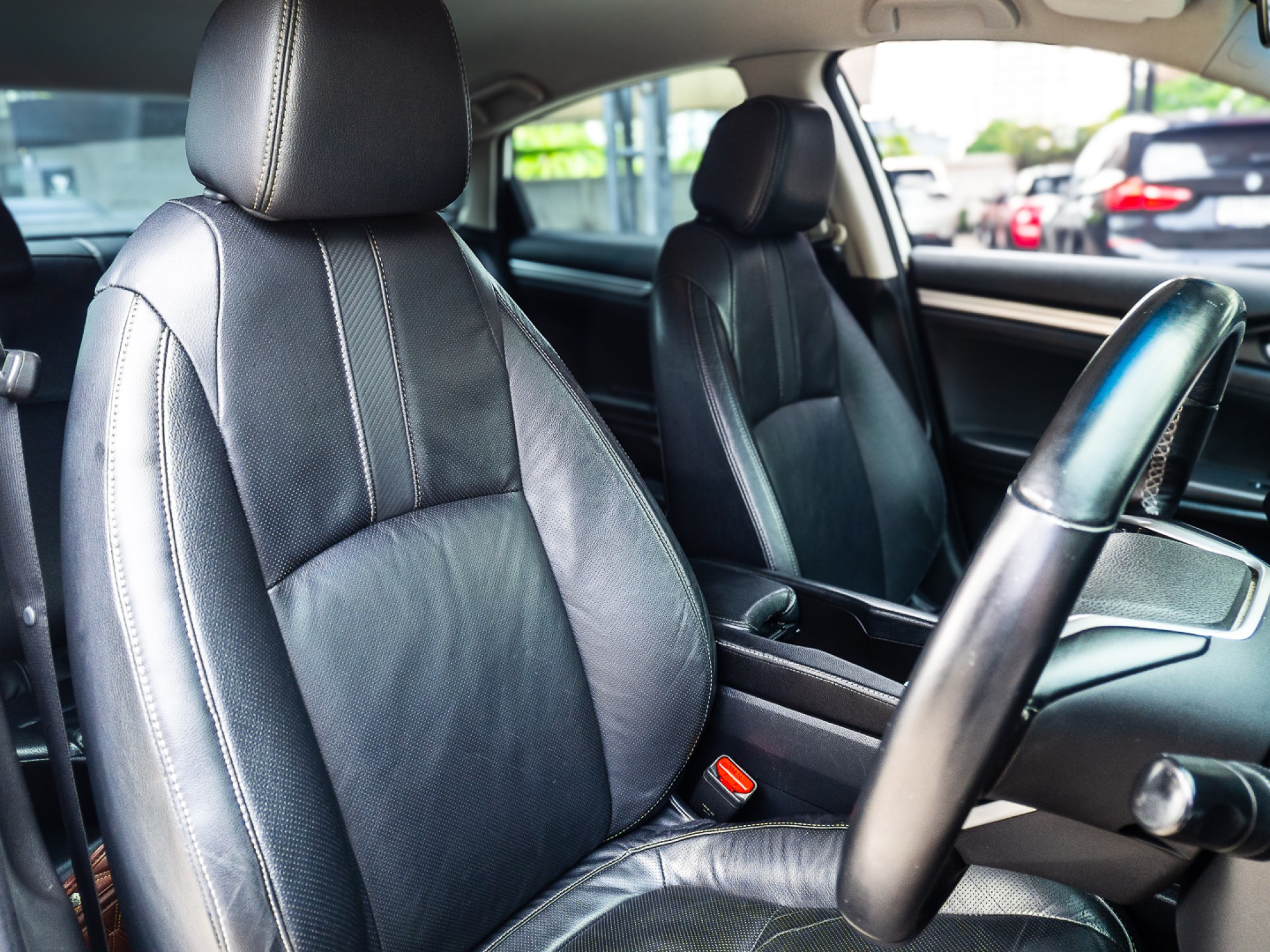 2016 Honda Civic Sedan สีขาว (รูปที่ 10)