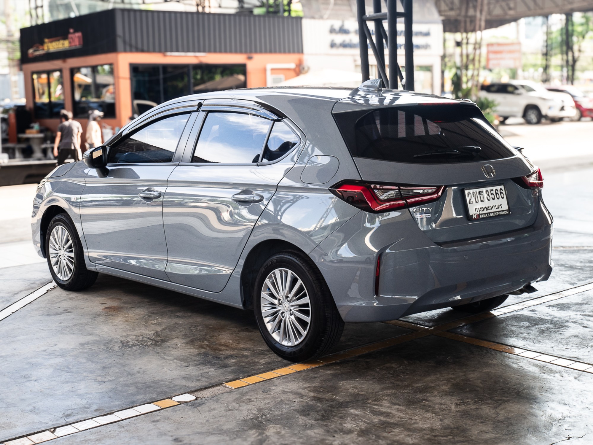 2021 Honda City Hatchback สีเทา (รูปที่ 5)