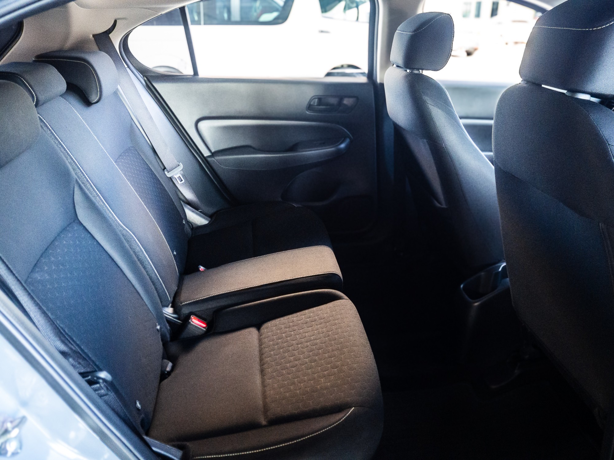 2021 Honda City Hatchback สีเทา (รูปที่ 11)