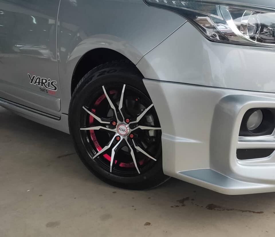 Toyota Yaris ปี 2015 สีเงิน (รูปที่ 5)