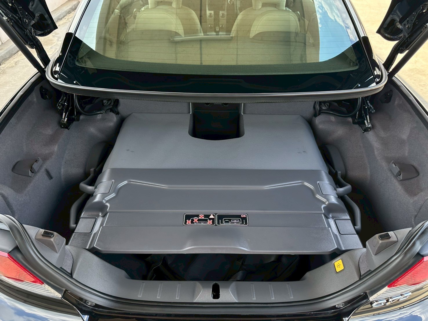 2008 Volvo C70 สีดำ (รูปที่ 18)