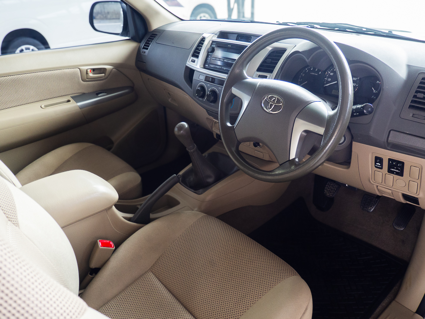 2013 Toyota Hilux Vigo Extra cab สีทอง (รูปที่ 9)