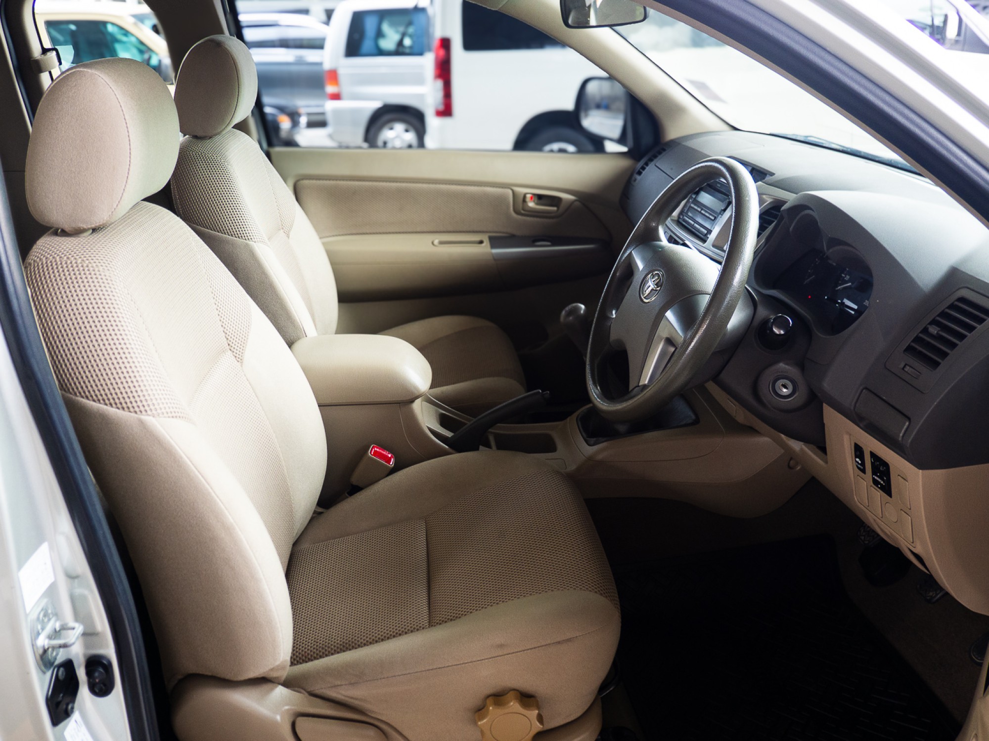 2013 Toyota Hilux Vigo Extra cab สีทอง (รูปที่ 8)
