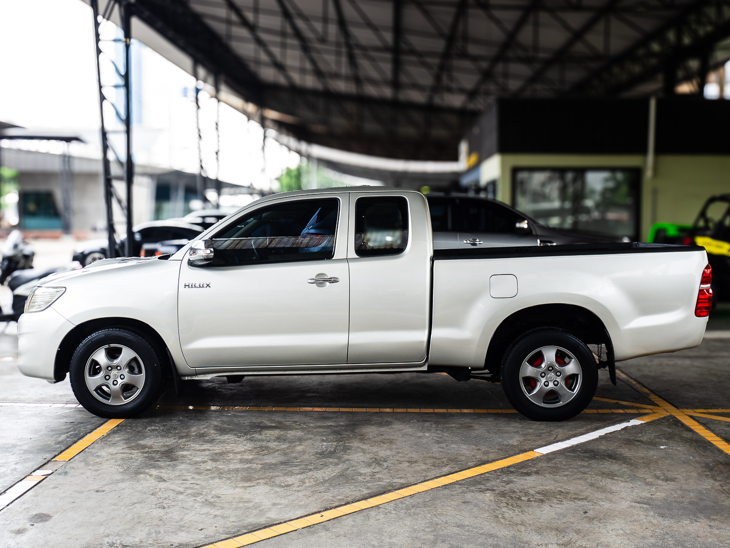2013 Toyota Hilux Vigo Extra cab สีทอง (รูปที่ 4)