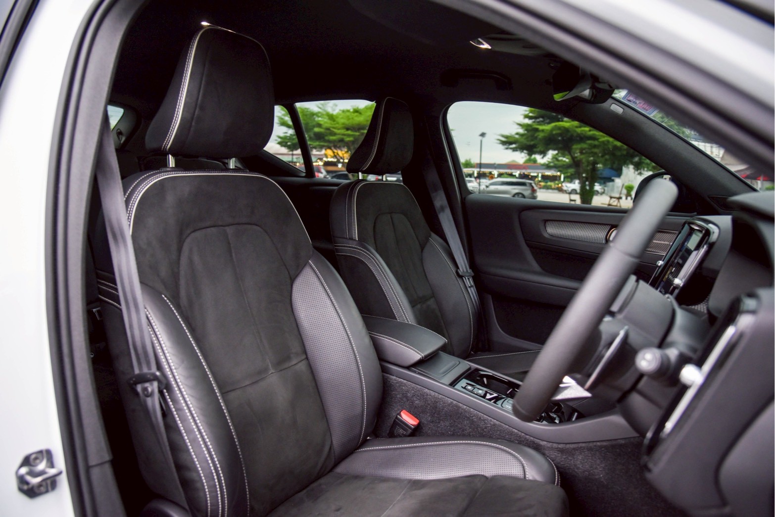 VOLVO XC40 2.0 T5 R-Desing AWD AT 2019 โทร.0922639576 เอ๋ (รูปที่ 13)