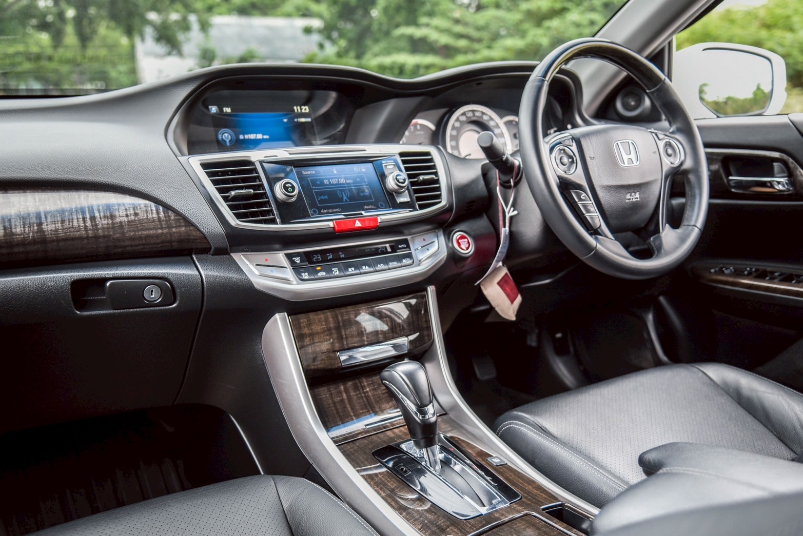 Honda Accord 2.0 E AT 2017 (รูปที่ 2)