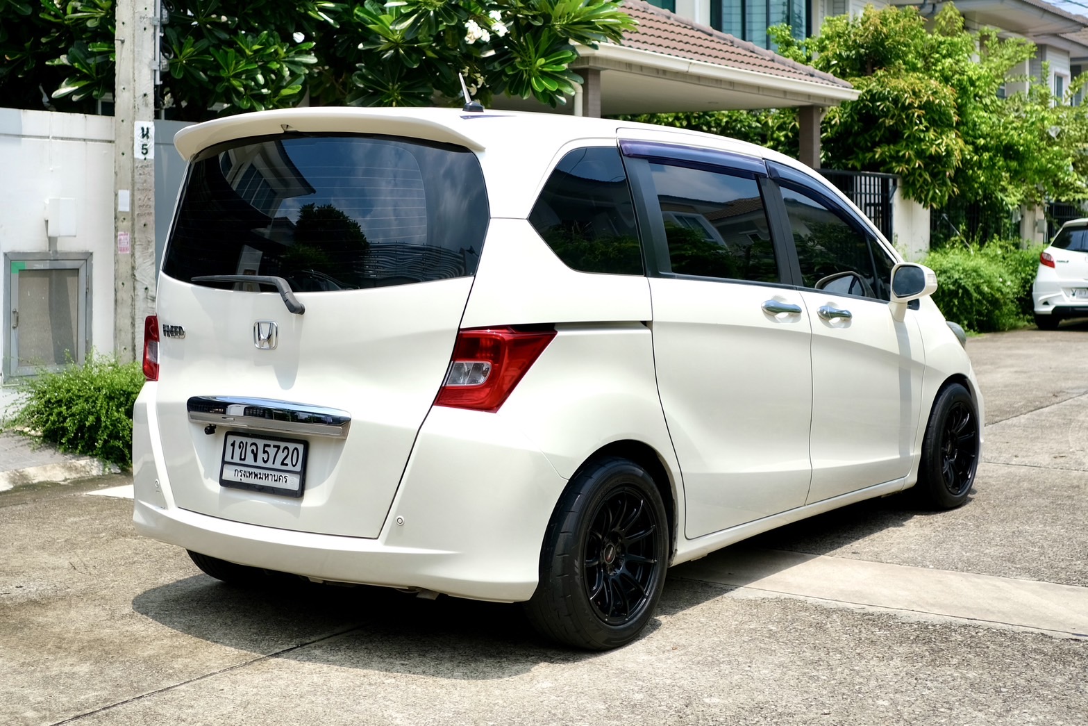 Honda freed 1.5SE ปี 2012 ประตูไฟฟ้า ออโต้ เบนซิน สีขาว (รูปที่ 15)