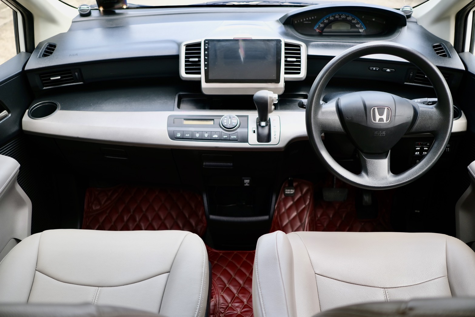 Honda freed 1.5SE ปี 2012 ประตูไฟฟ้า ออโต้ เบนซิน สีขาว (รูปที่ 23)