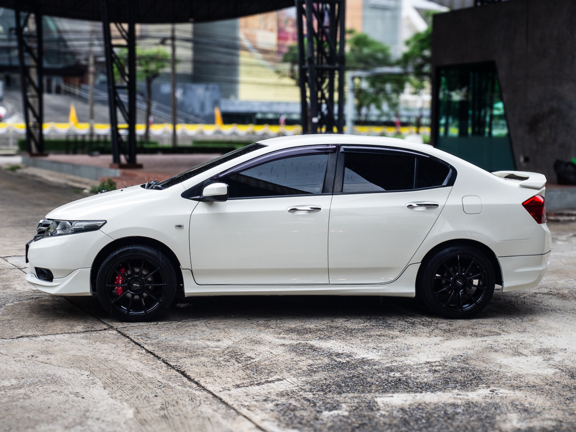 2012 Honda City สีขาว (รูปที่ 4)