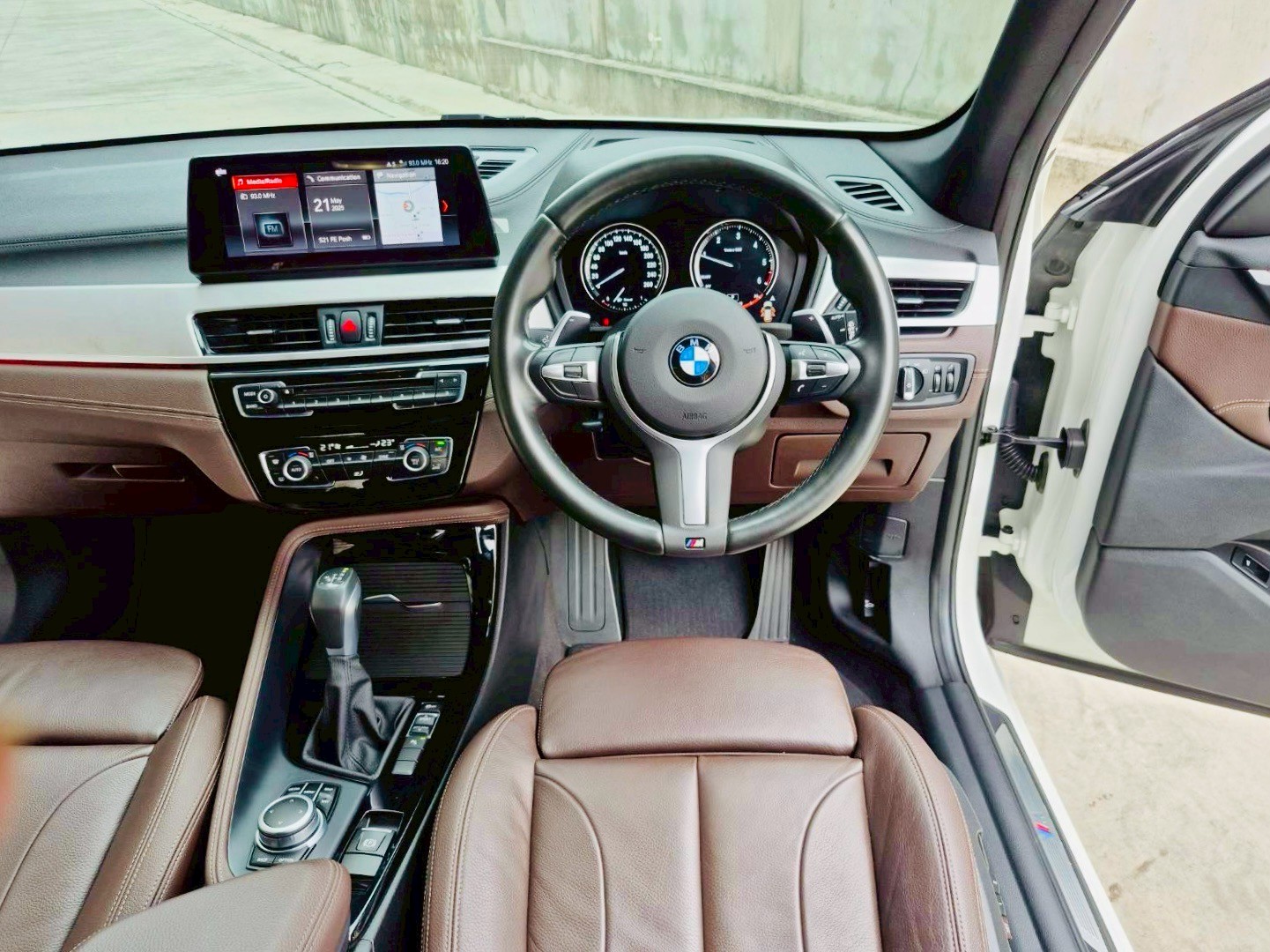 2021 BMW X1 SDRIVE20D M-SPORT F48 (รูปที่ 9)