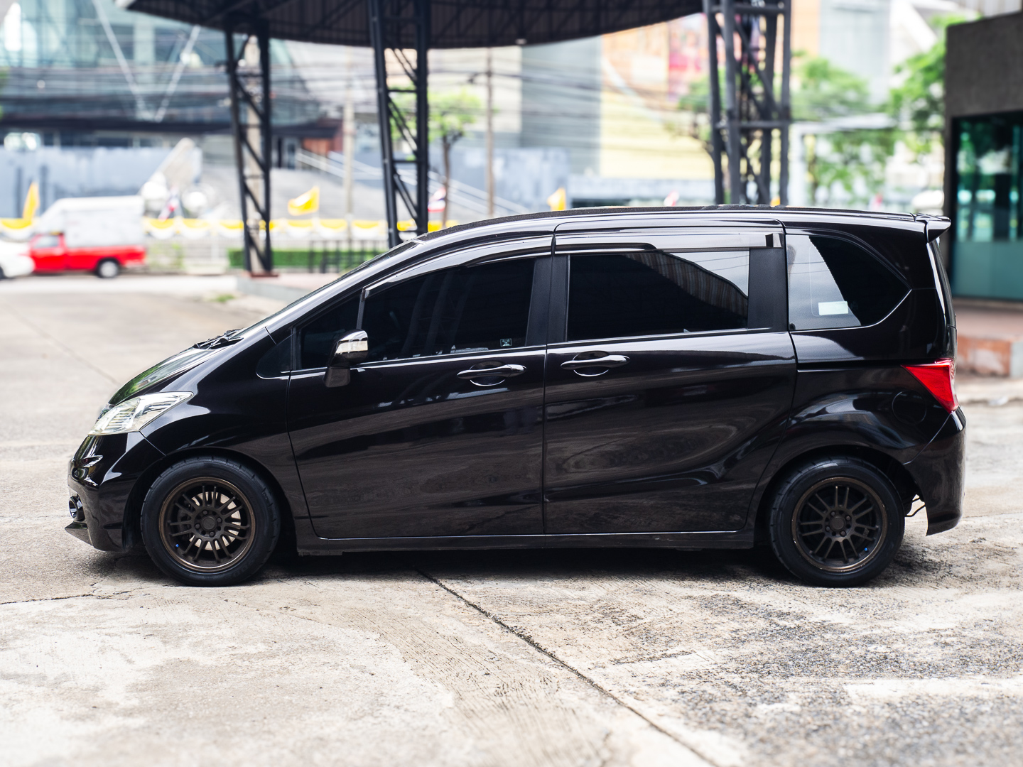 2014 Honda Freed สีน้ำตาล (รูปที่ 4)