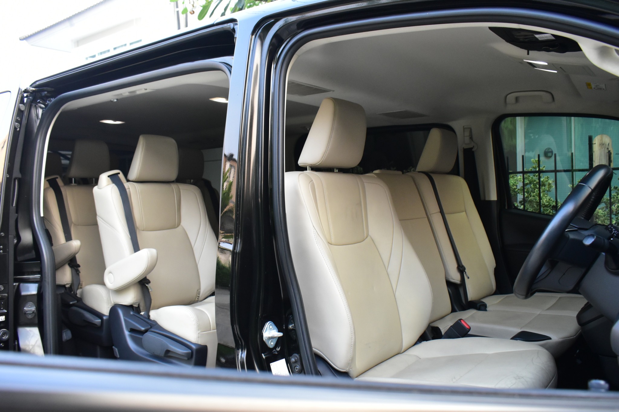 TOYOTA #MAJESTY 2.8 Standard 6AT ปี2020 สีดำ ออโต้ ดีเซล ไมล์ 7x,xxx km (รูปที่ 6)