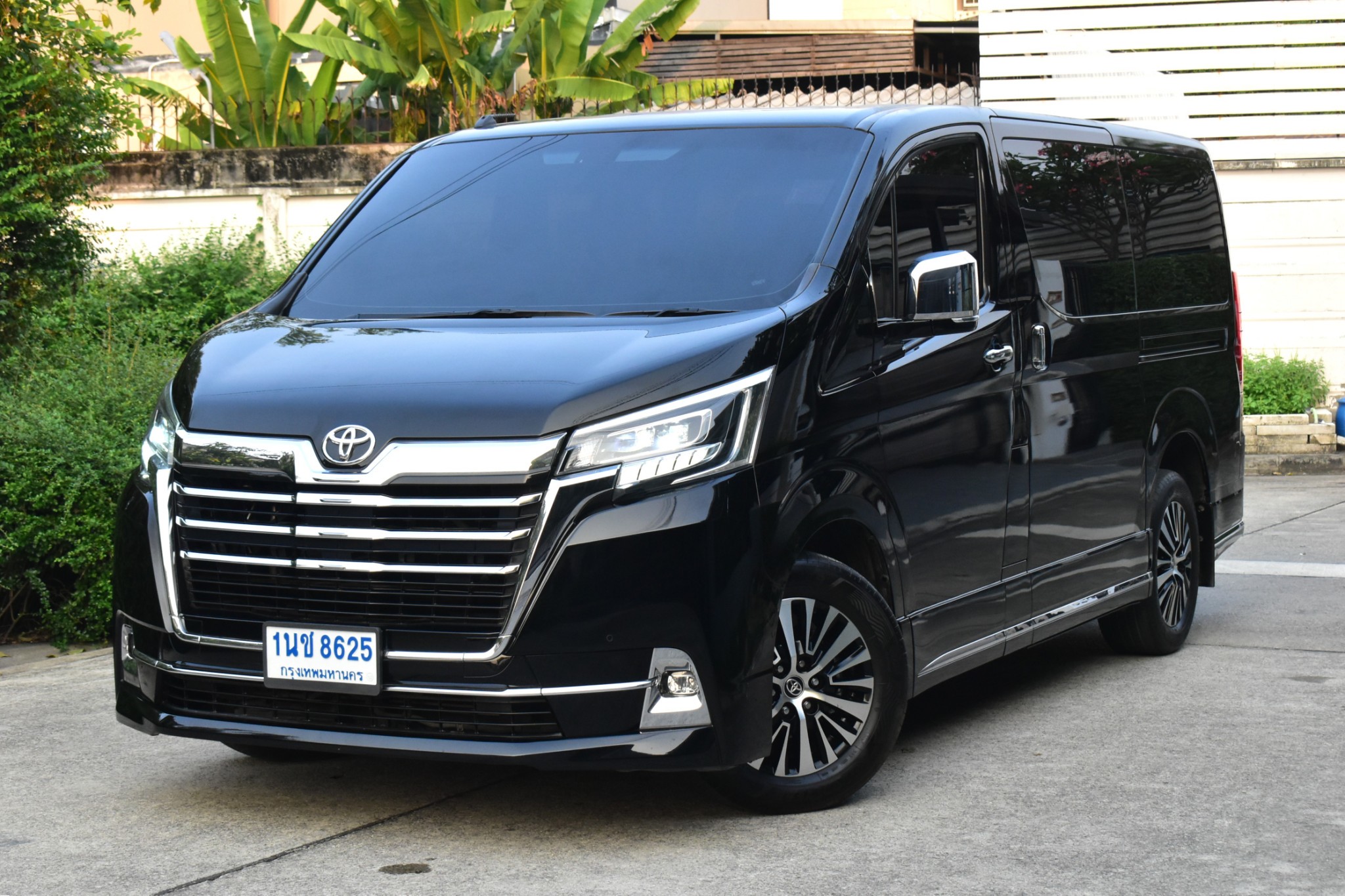 TOYOTA #MAJESTY 2.8 Standard 6AT ปี2020 สีดำ ออโต้ ดีเซล ไมล์ 7x,xxx km (รูปที่ 2)