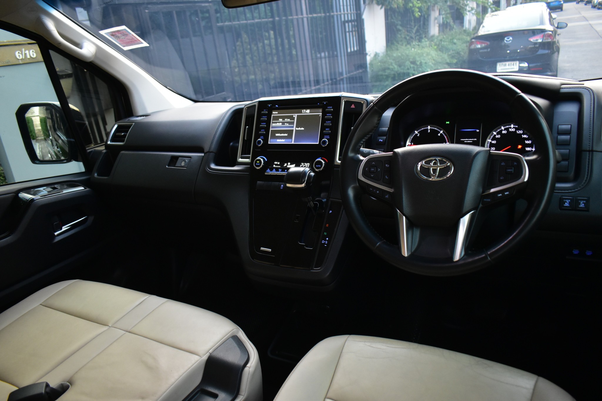 TOYOTA #MAJESTY 2.8 Standard 6AT ปี2020 สีดำ ออโต้ ดีเซล ไมล์ 7x,xxx km (รูปที่ 16)