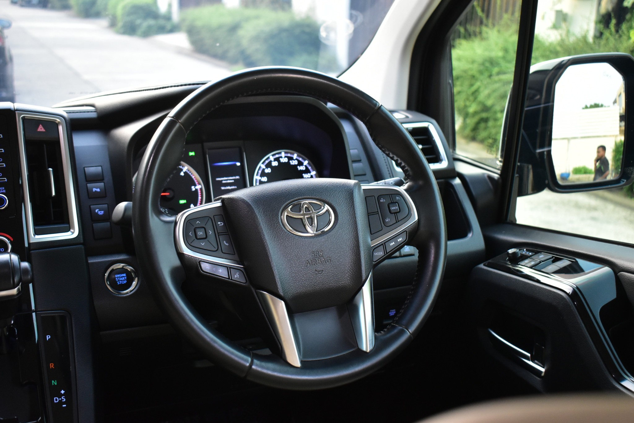 TOYOTA #MAJESTY 2.8 Standard 6AT ปี2020 สีดำ ออโต้ ดีเซล ไมล์ 7x,xxx km (รูปที่ 12)