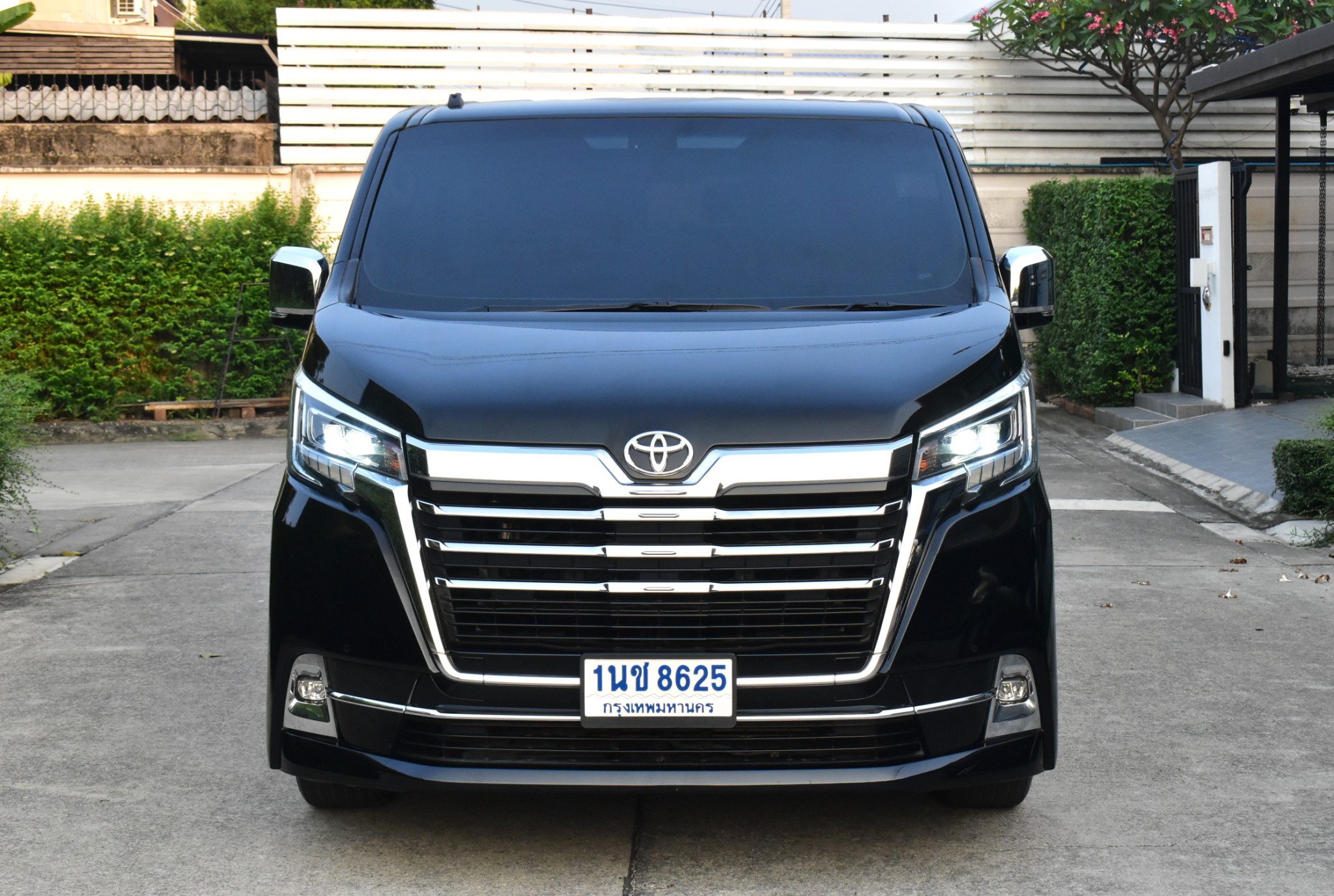 TOYOTA #MAJESTY 2.8 Standard 6AT ปี2020 สีดำ ออโต้ ดีเซล ไมล์ 7x,xxx km (รูปที่ 15)