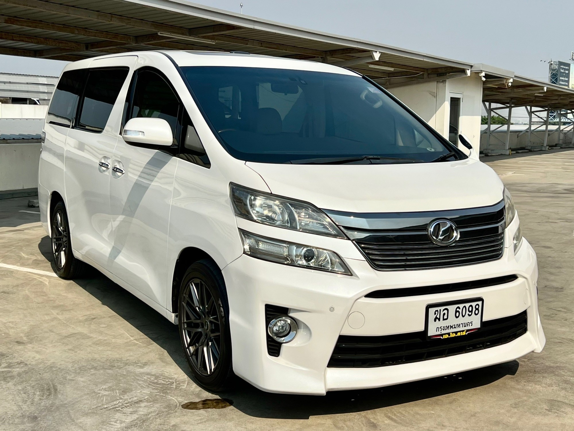 TOYOTA VELLFIRE 2.4V ปี 2012 สภาพสวยมากๆ (รูปที่ 20)