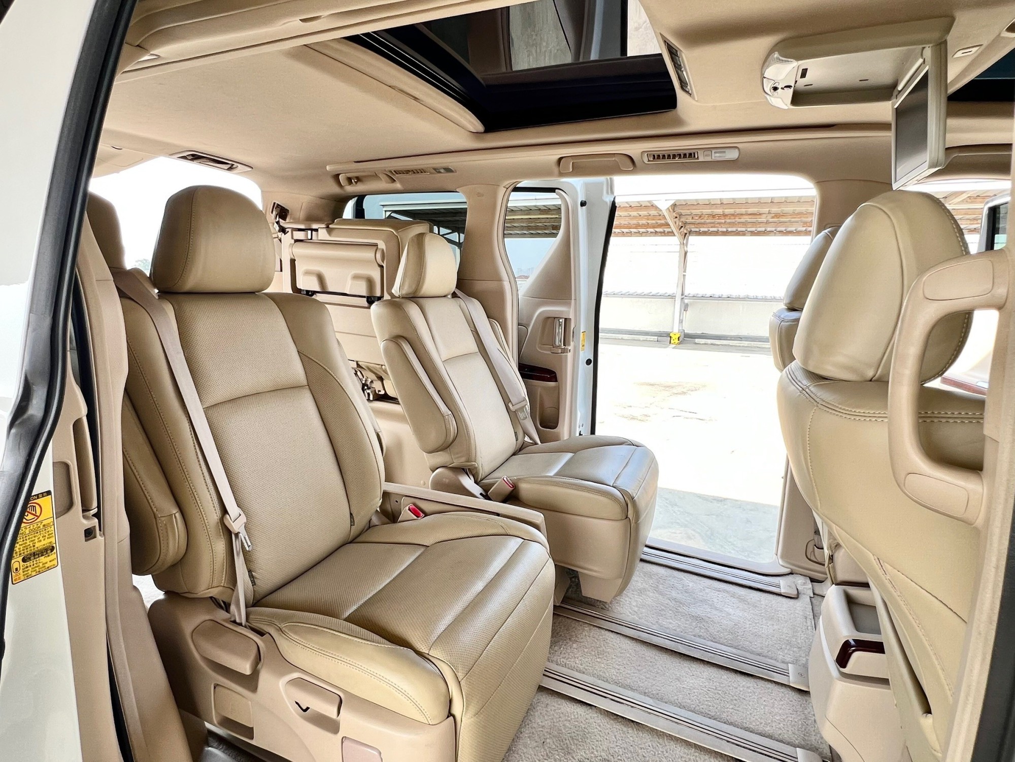 TOYOTA VELLFIRE 2.4V ปี 2012 สภาพสวยมากๆ (รูปที่ 4)
