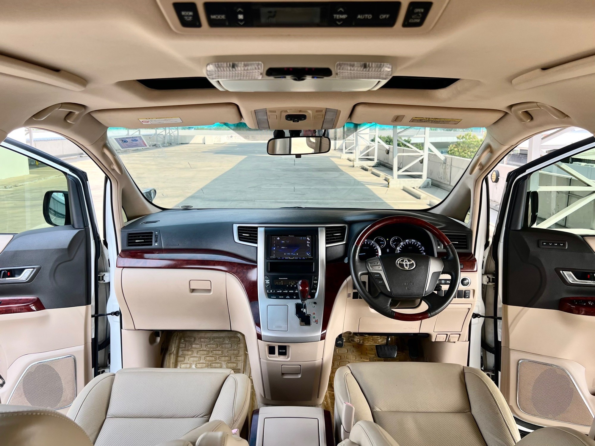 TOYOTA VELLFIRE 2.4V ปี 2012 สภาพสวยมากๆ (รูปที่ 9)
