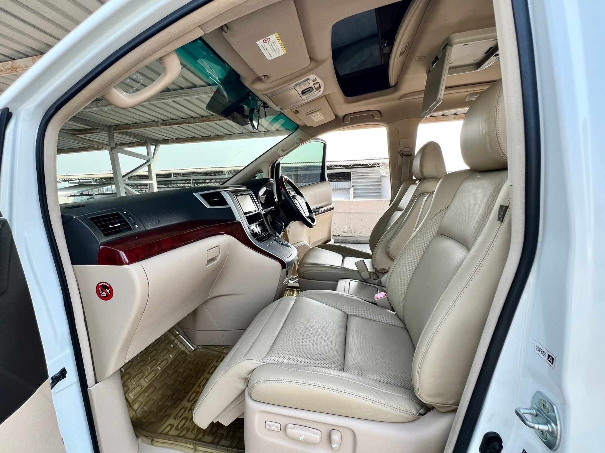 TOYOTA VELLFIRE 2.4V ปี 2012 สภาพสวยมากๆ (รูปที่ 7)