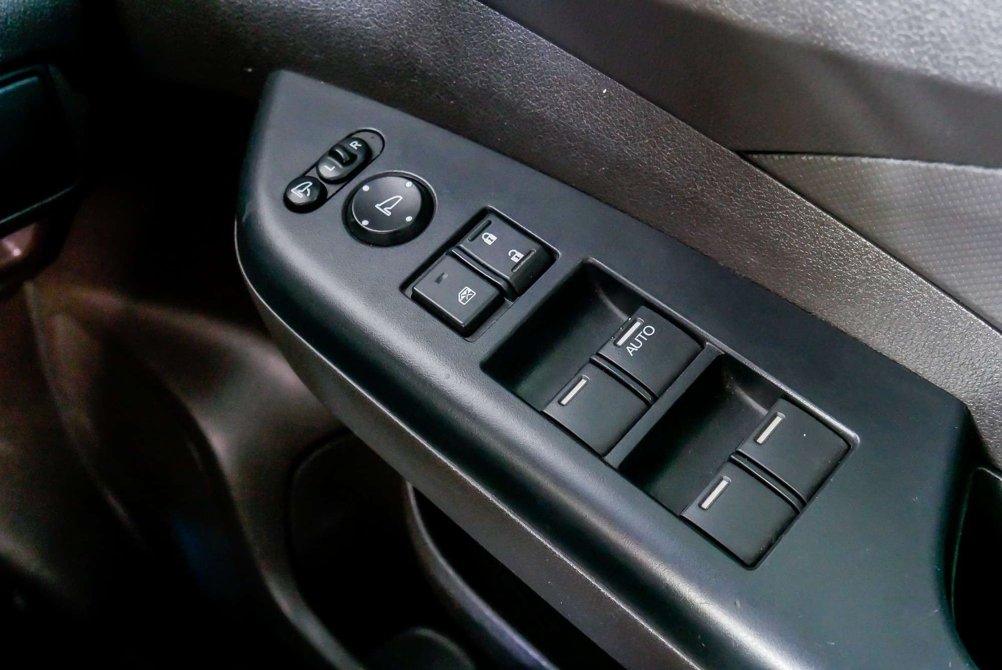 HONDA CR-V G4 2.4 EL NAVI 4WD. AT ปี2013 สีน้ำตาล (รูปที่ 8)