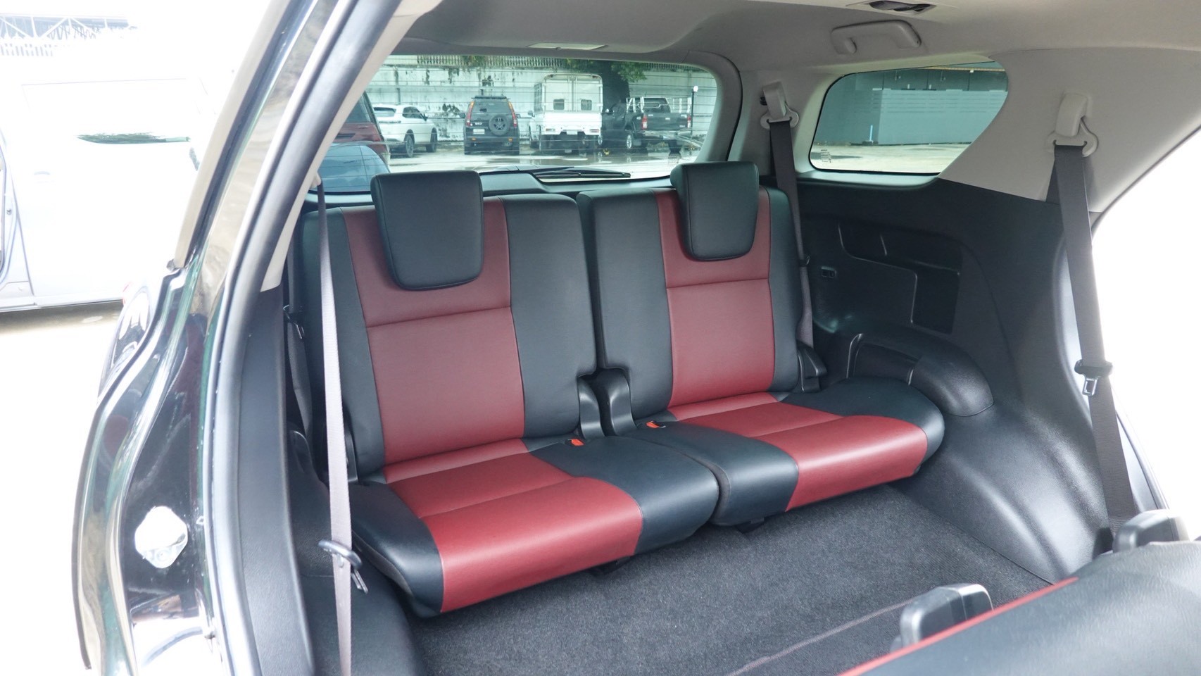 Toyota Fortuner 2.8 TRD Sportivo 2WD 2018 สีดำ (รูปที่ 10)