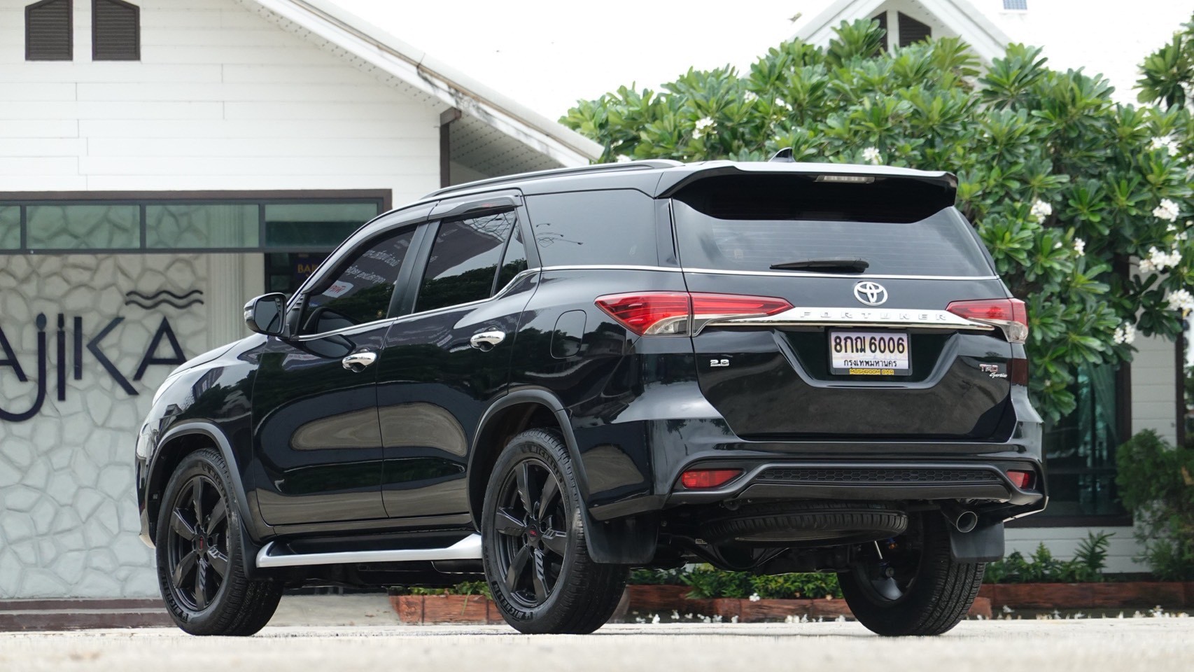Toyota Fortuner 2.8 TRD Sportivo 2WD 2018 สีดำ (รูปที่ 18)