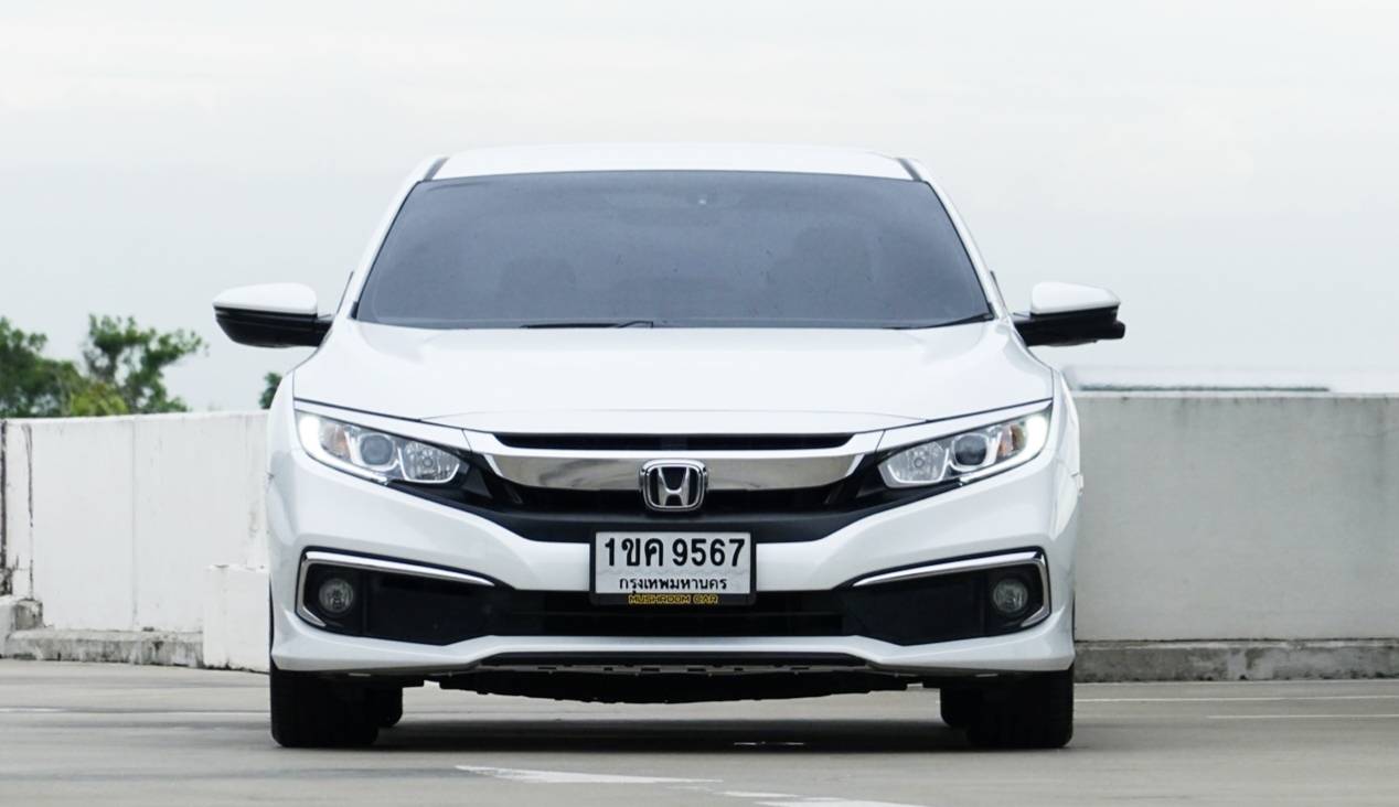 Honda Civic FC 1.8 EL 2019 สีขาว (รูปที่ 2)