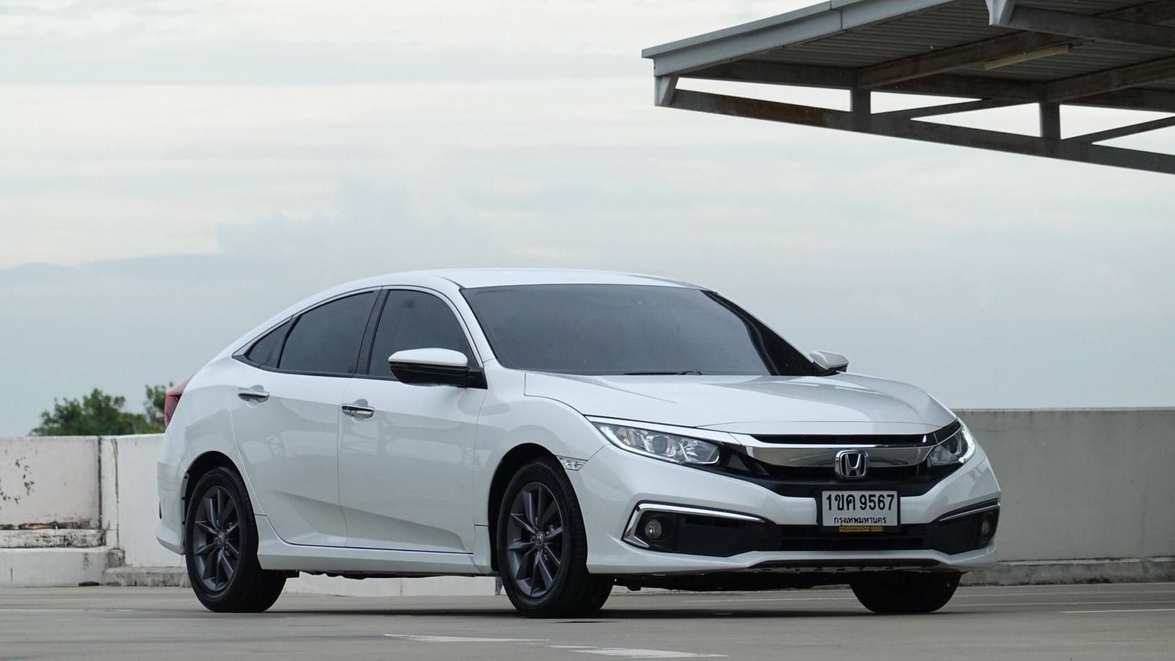 Honda Civic FC 1.8 EL 2019 สีขาว (รูปที่ 12)