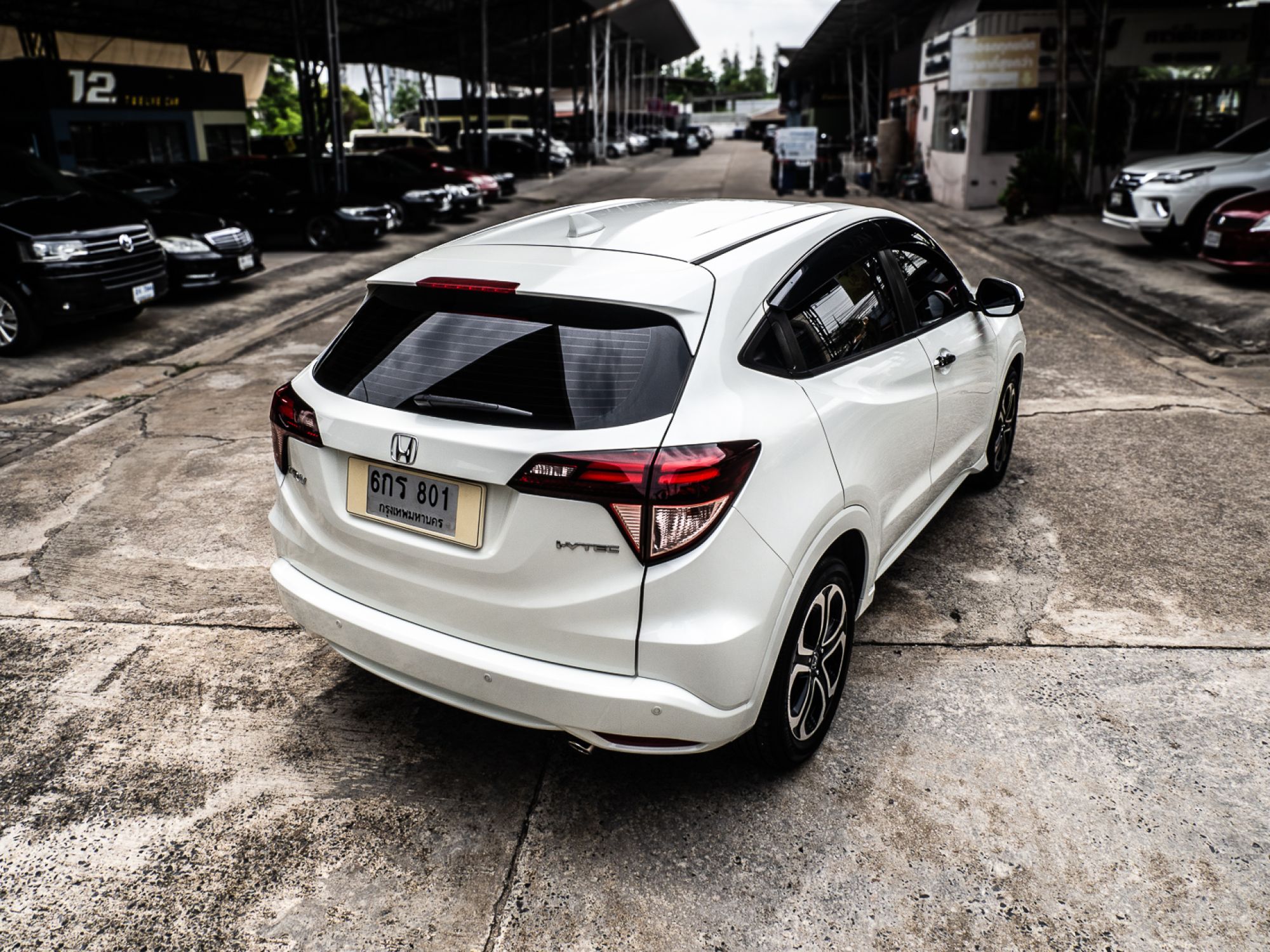 2017 Honda HR-V สีขาว (รูปที่ 16)