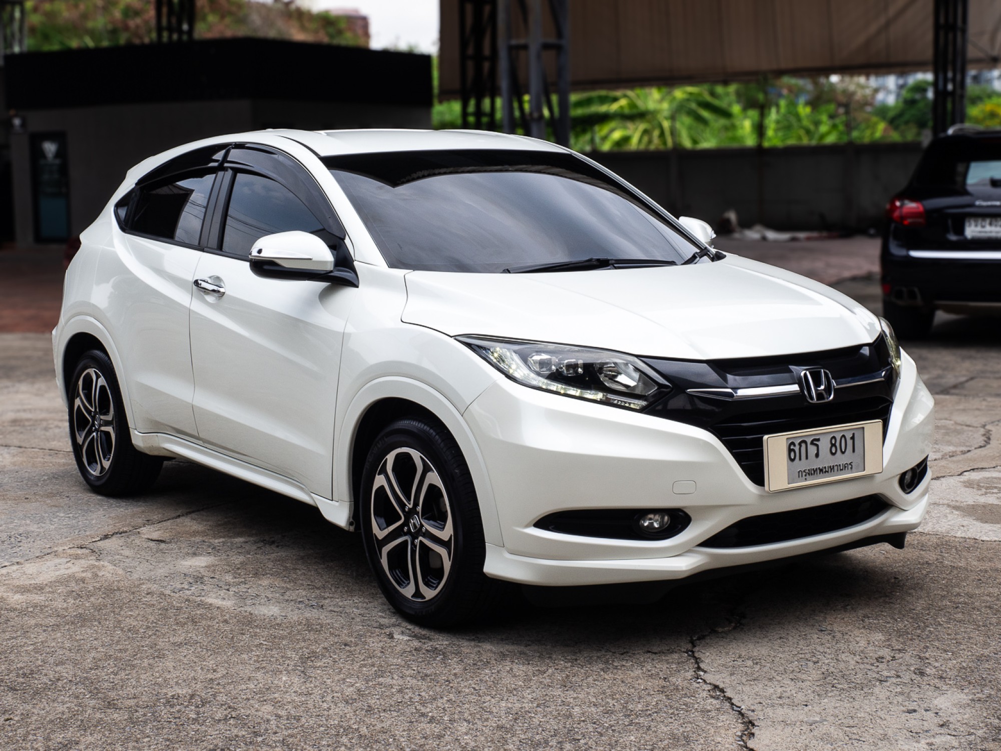 2017 Honda HR-V สีขาว (รูปที่ 2)