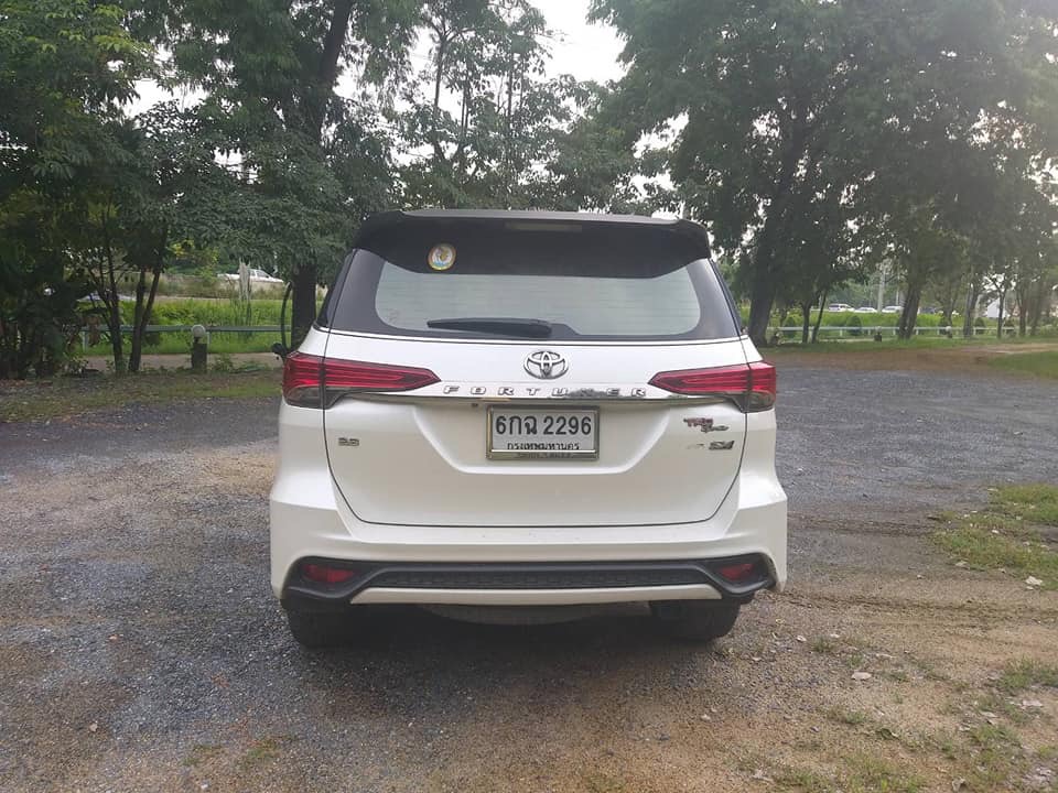 Toyota Fortuner GEN 2 ปี 2017 สีขาว (รูปที่ 5)