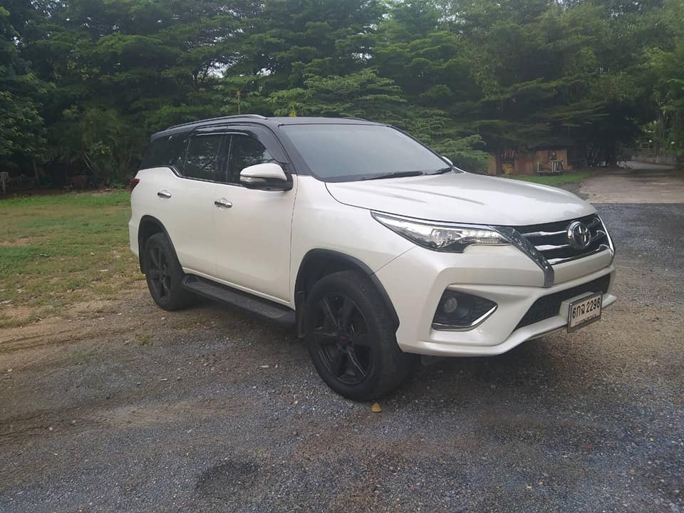 Toyota Fortuner GEN 2 ปี 2017 สีขาว (รูปที่ 2)