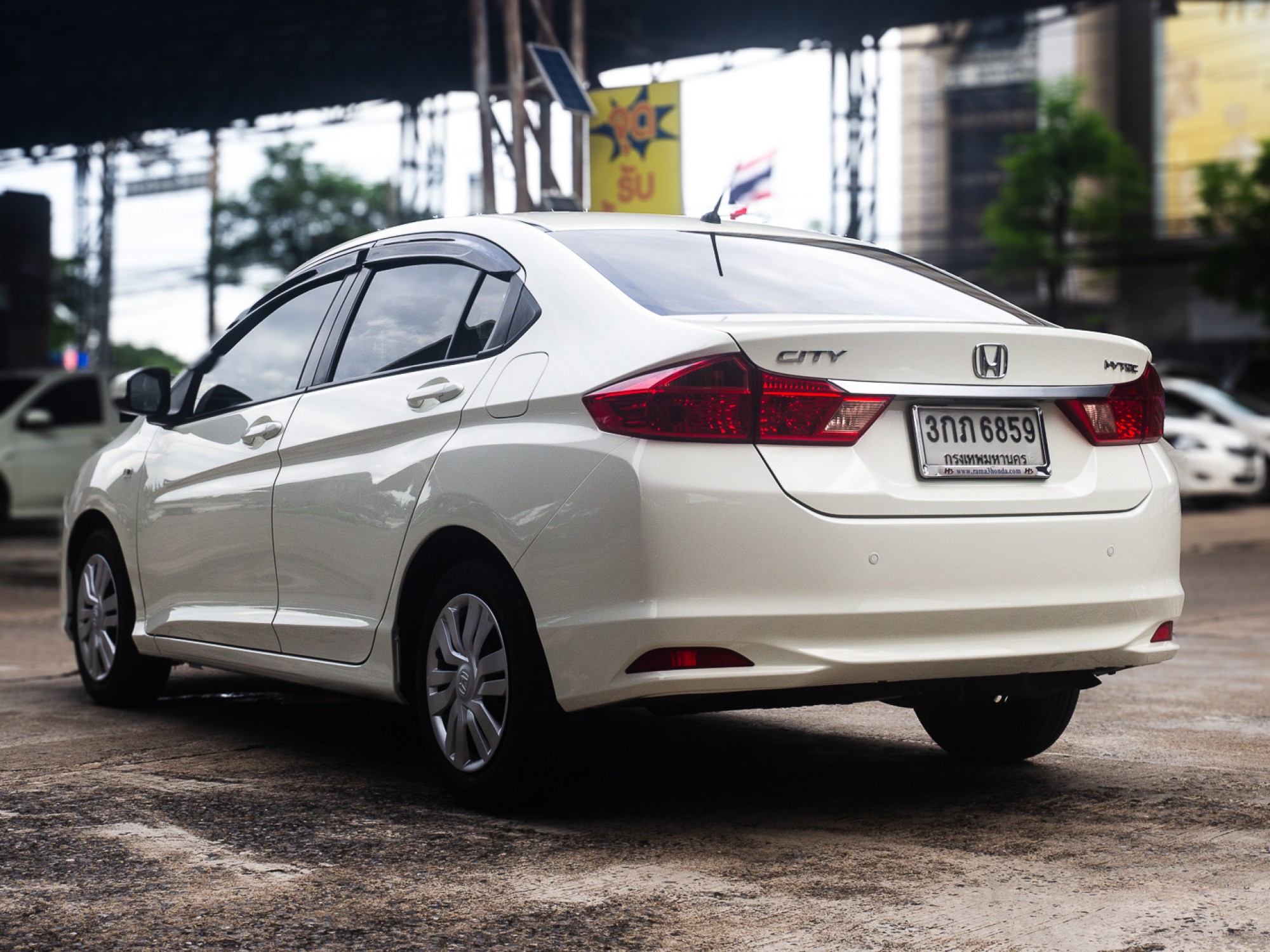 2014 Honda City สีขาว (รูปที่ 5)