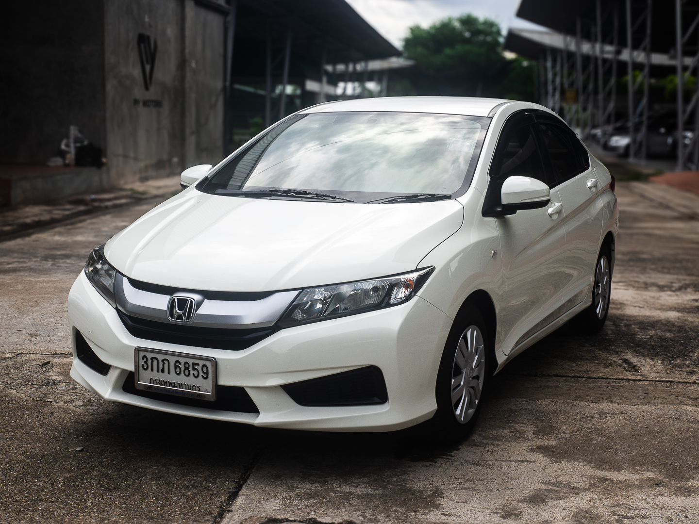 2014 Honda City สีขาว (รูปที่ 3)