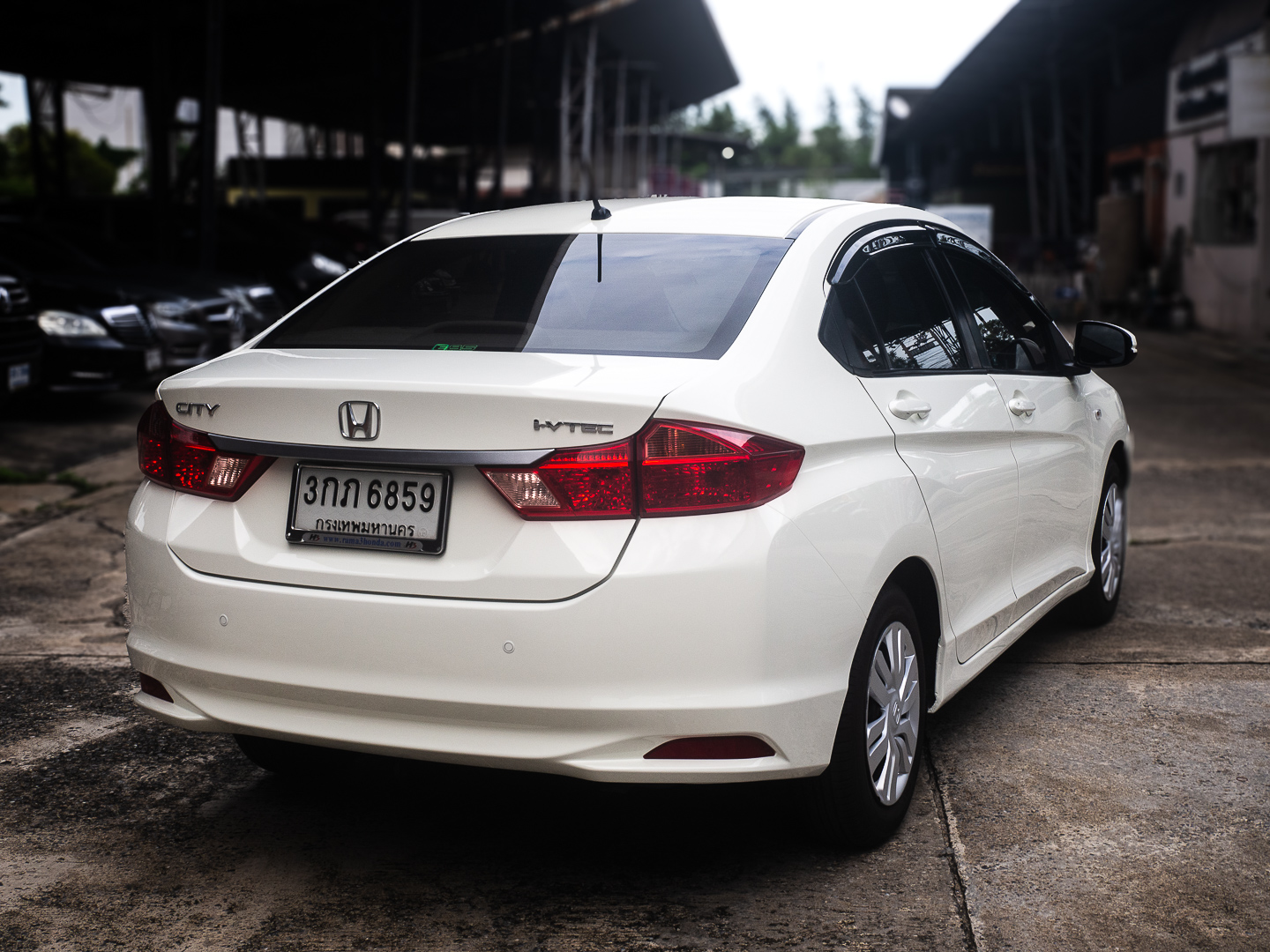 2014 Honda City สีขาว (รูปที่ 7)
