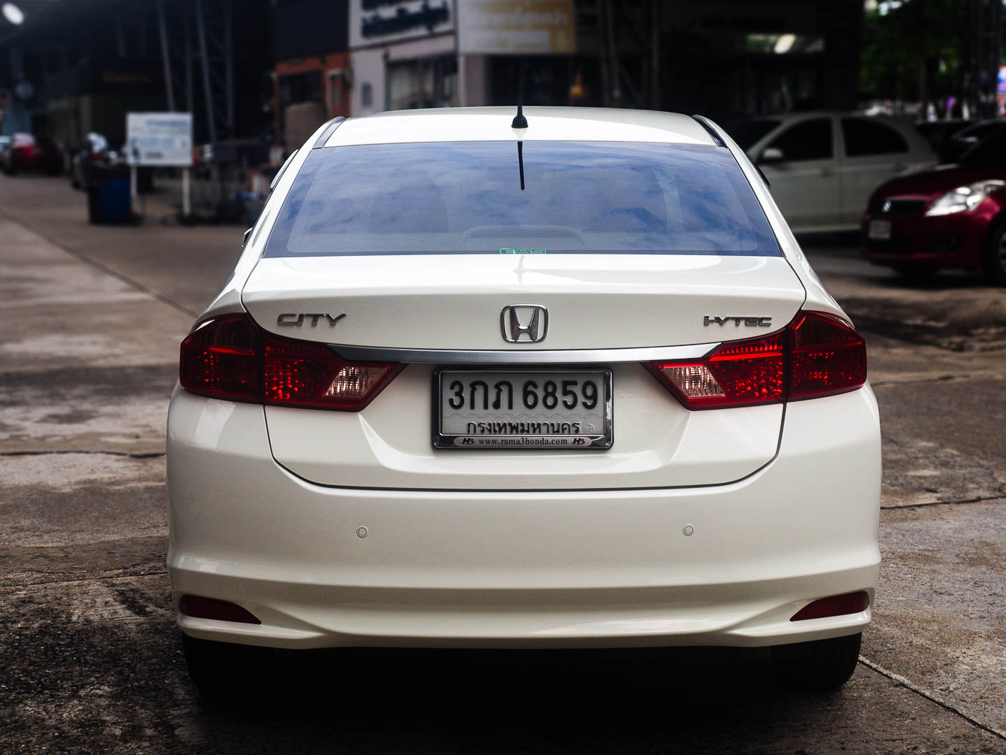 2014 Honda City สีขาว (รูปที่ 6)