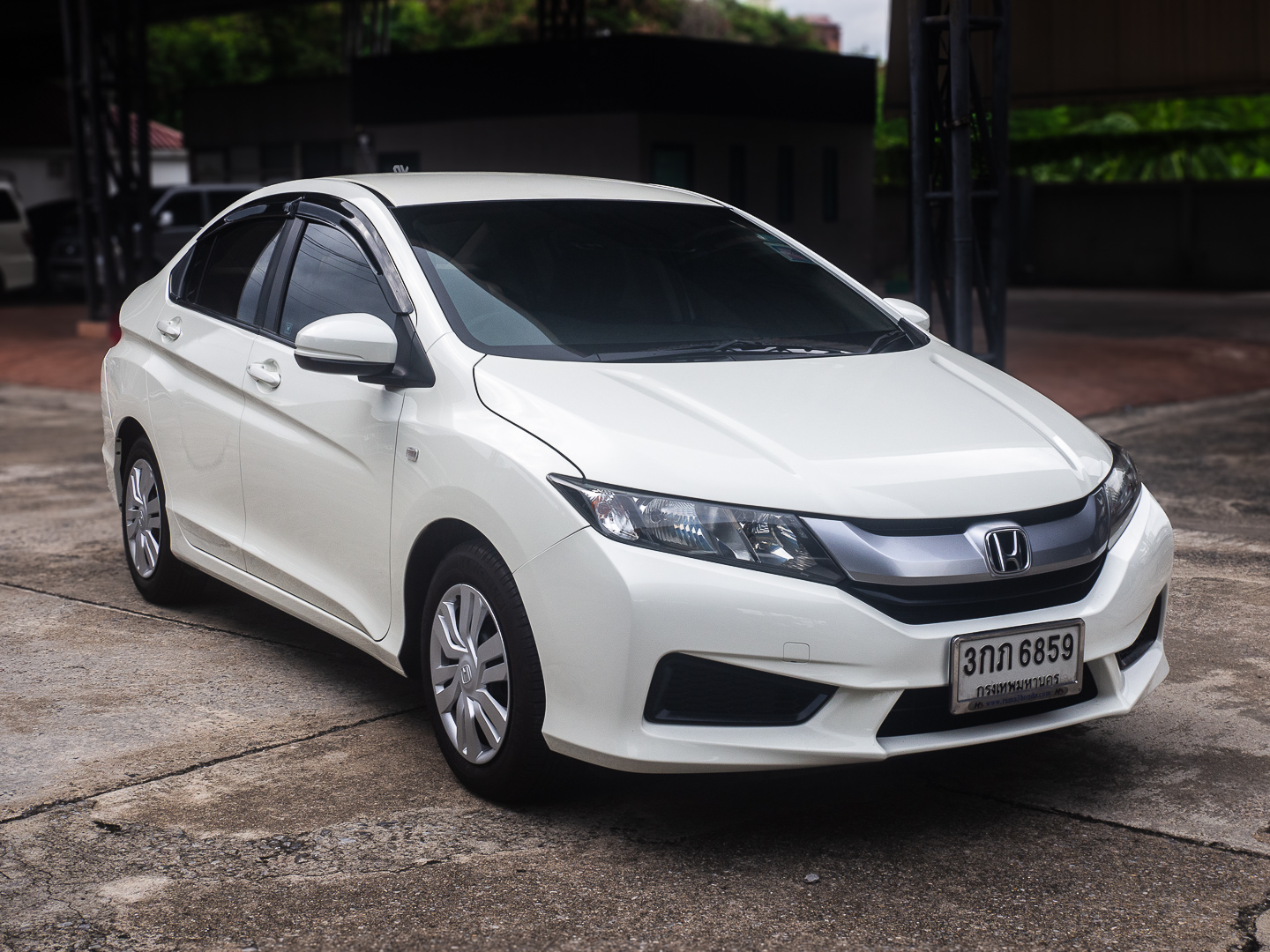 2014 Honda City สีขาว (รูปที่ 2)