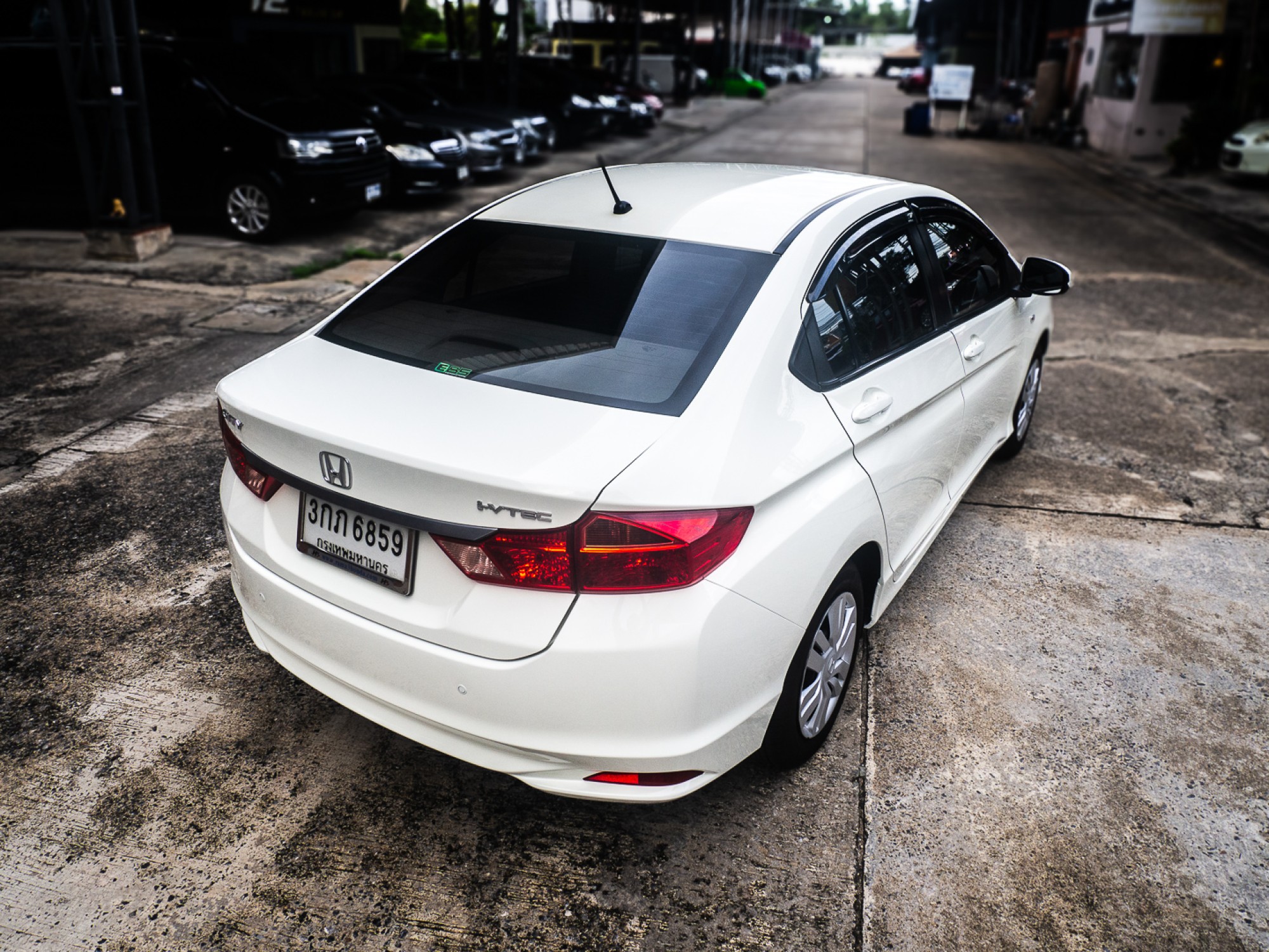 2014 Honda City สีขาว (รูปที่ 15)