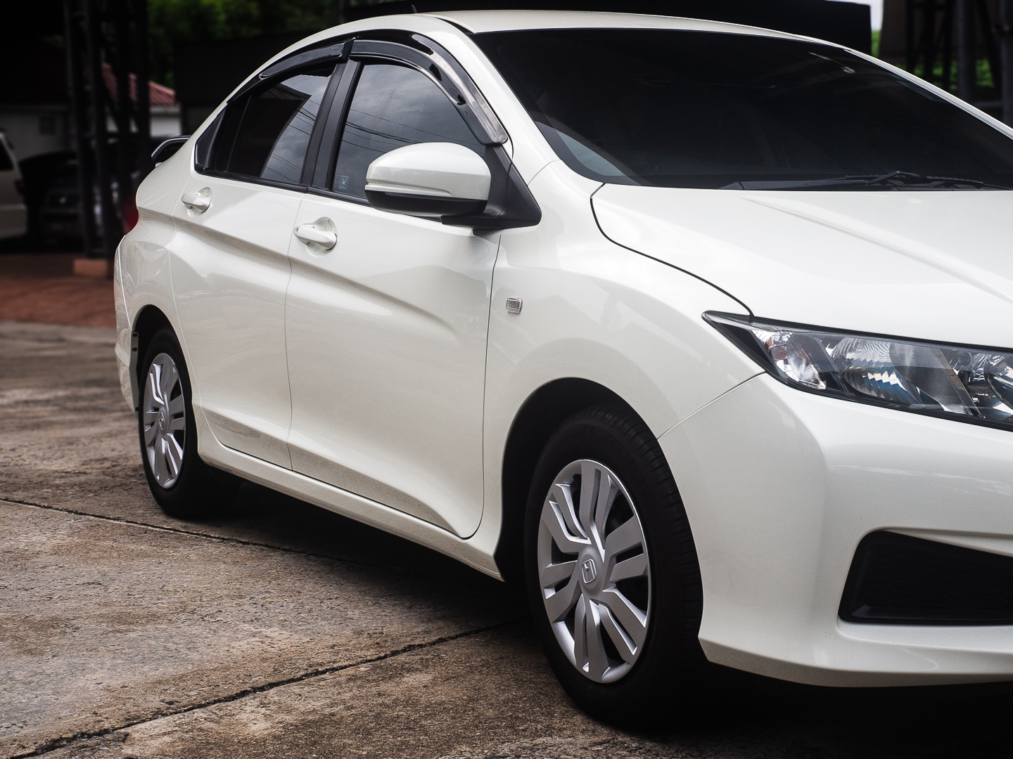 2014 Honda City สีขาว (รูปที่ 17)