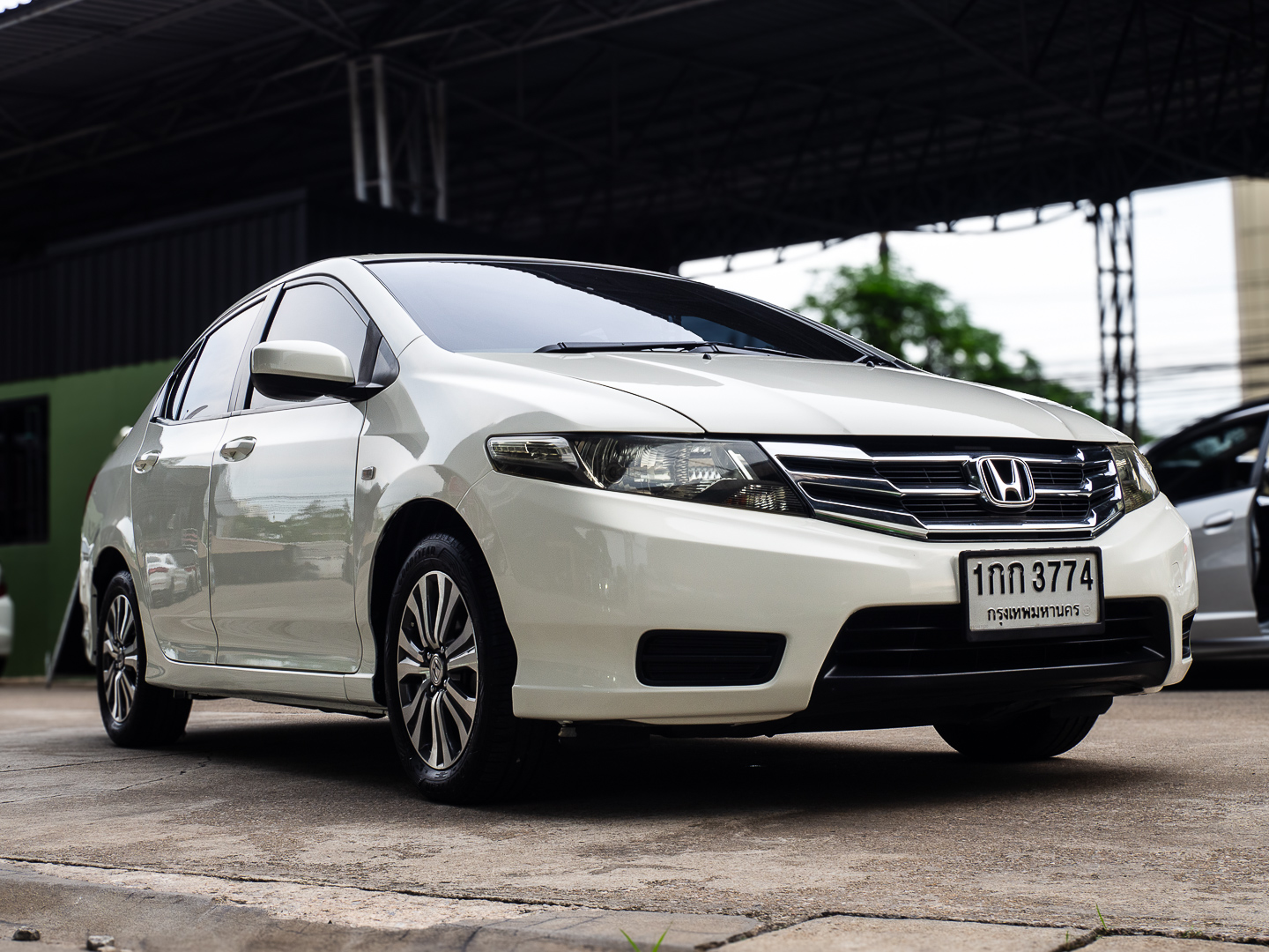 2012 Honda City สีขาว (รูปที่ 3)
