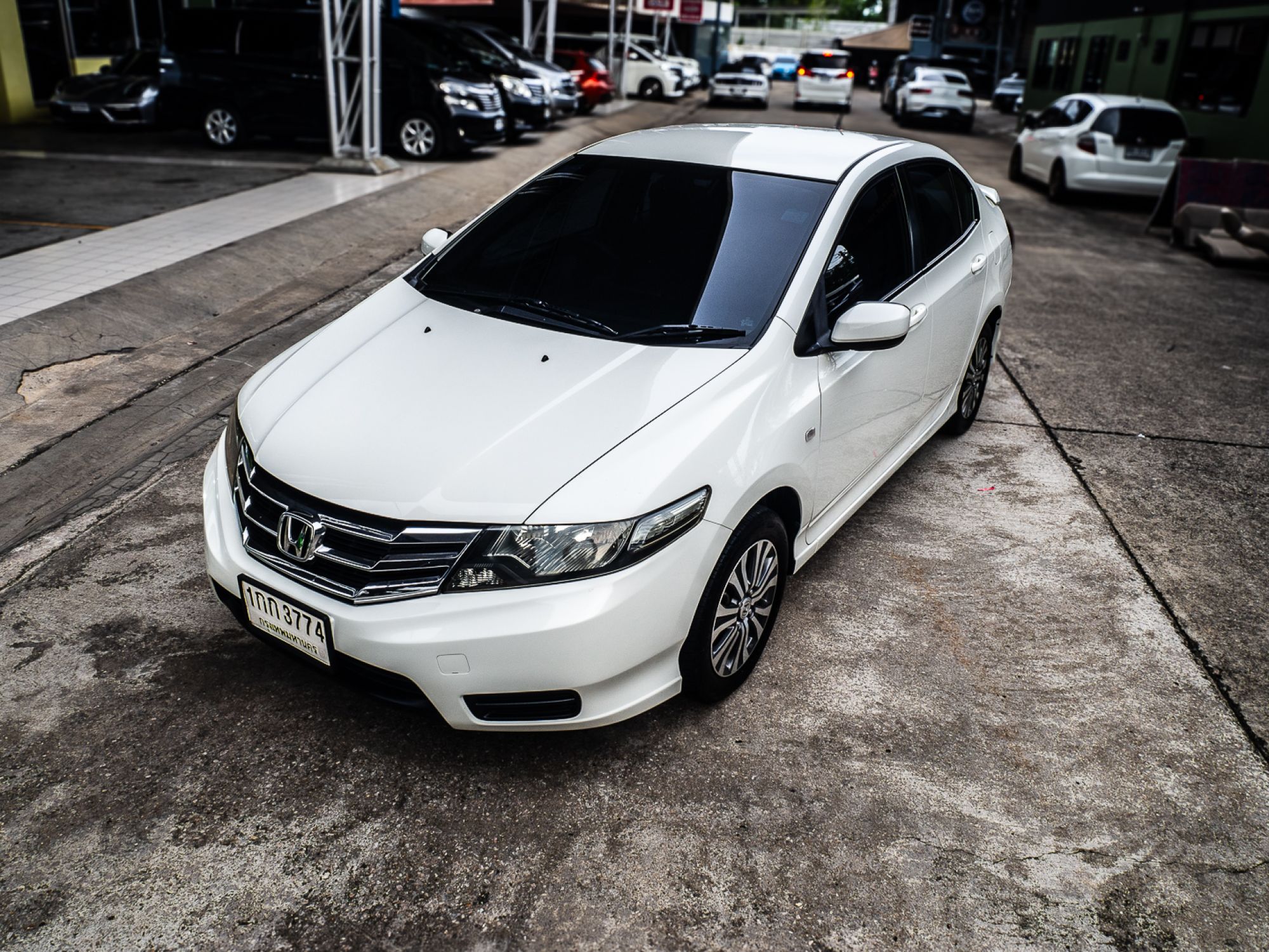 2012 Honda City สีขาว (รูปที่ 15)