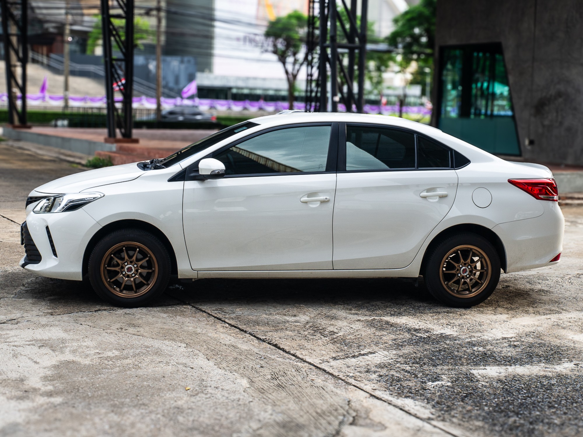 2021 Toyota Vios ไมเนอร์เชนจ์ สีขาว (รูปที่ 4)
