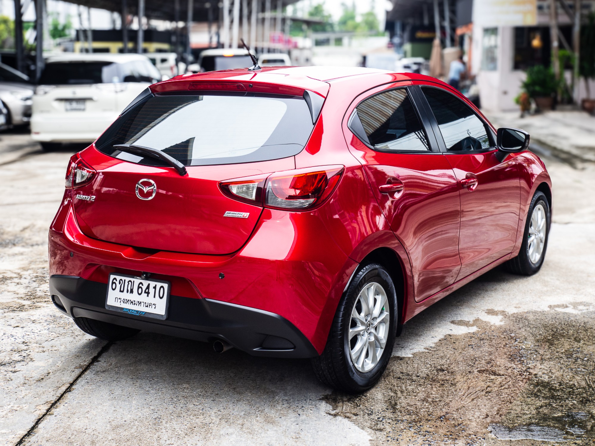 2016 Mazda 2 Hatchback (5 ประตู) สีแดง (รูปที่ 17)