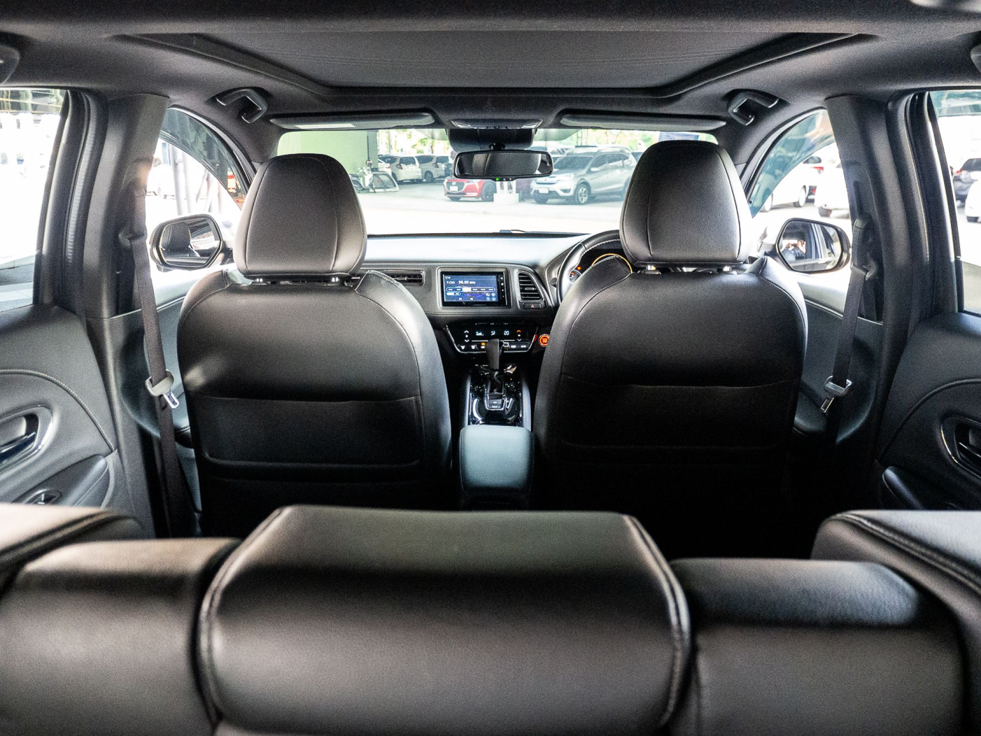 2019 Honda HR-V สีเทา (รูปที่ 15)
